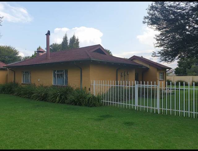 4 BEDROOM HOUSE FOR SALE IN WOLMARANSSTAD